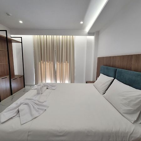 Prestige Hotel Εξαμίλιο Εξωτερικό φωτογραφία