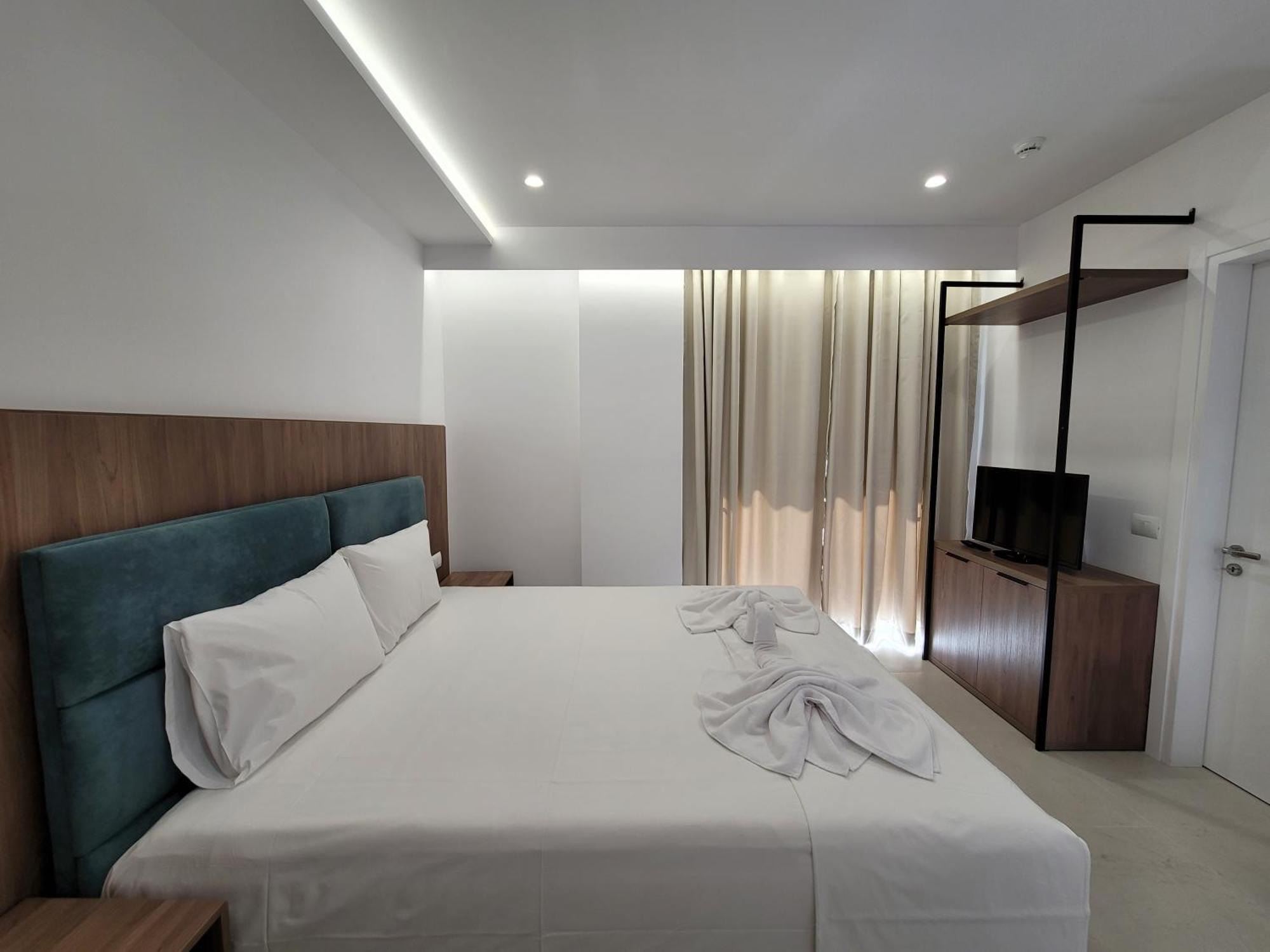 Prestige Hotel Εξαμίλιο Εξωτερικό φωτογραφία