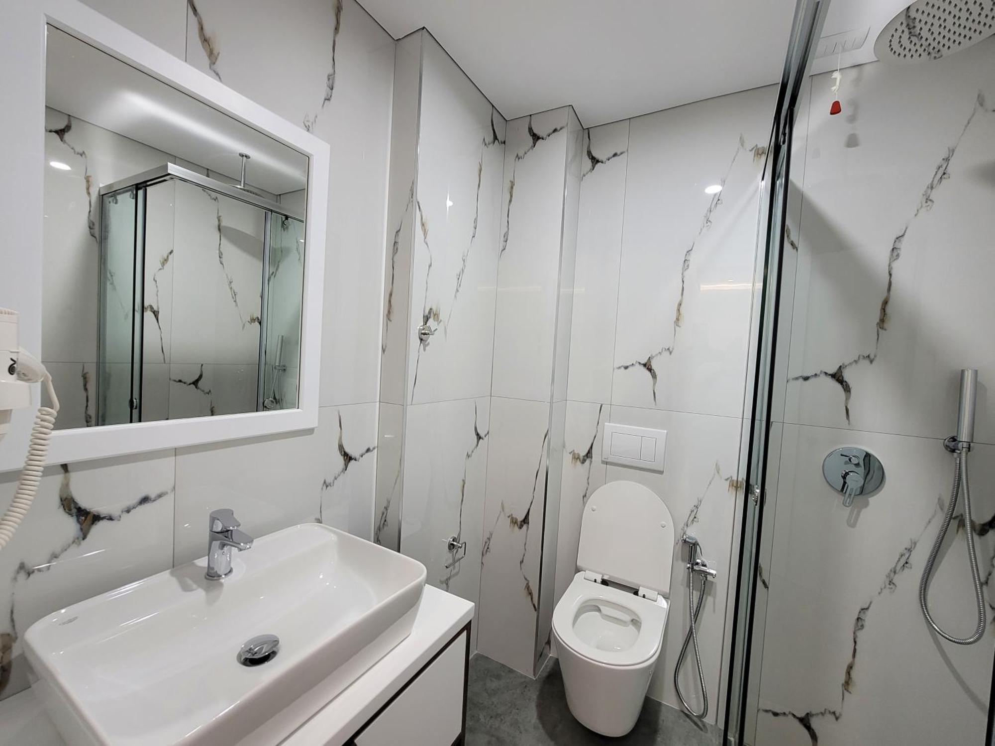 Prestige Hotel Εξαμίλιο Εξωτερικό φωτογραφία