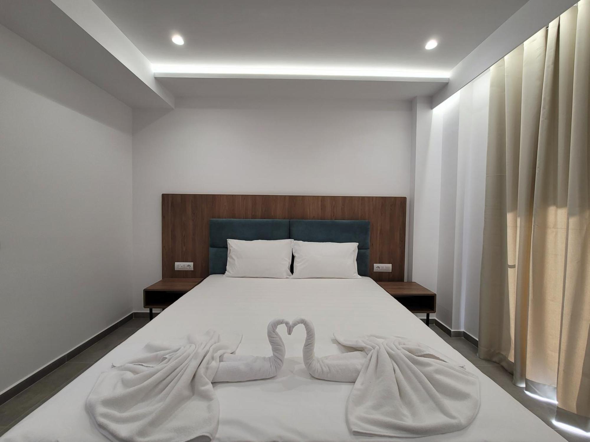 Prestige Hotel Εξαμίλιο Εξωτερικό φωτογραφία