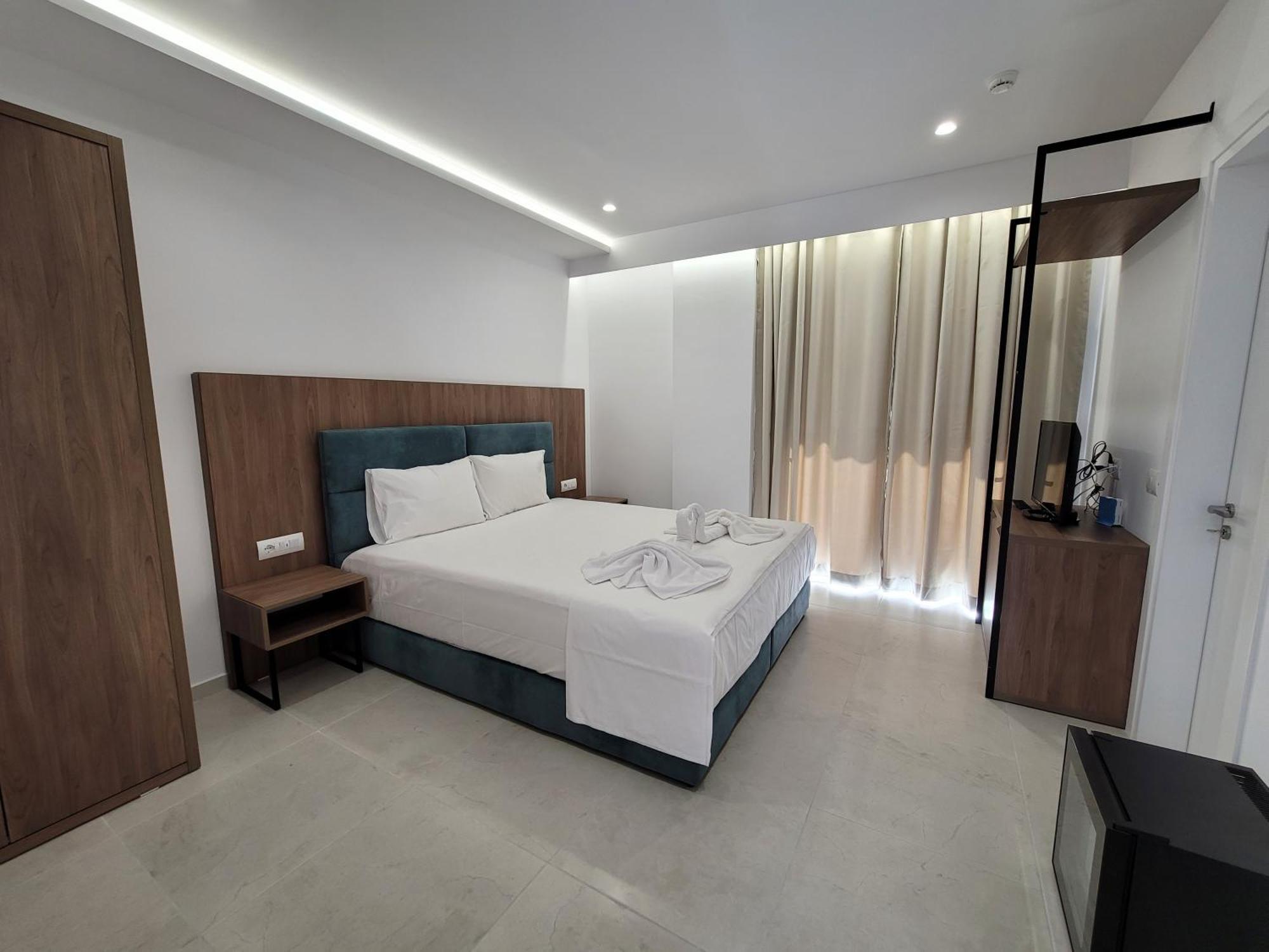 Prestige Hotel Εξαμίλιο Εξωτερικό φωτογραφία