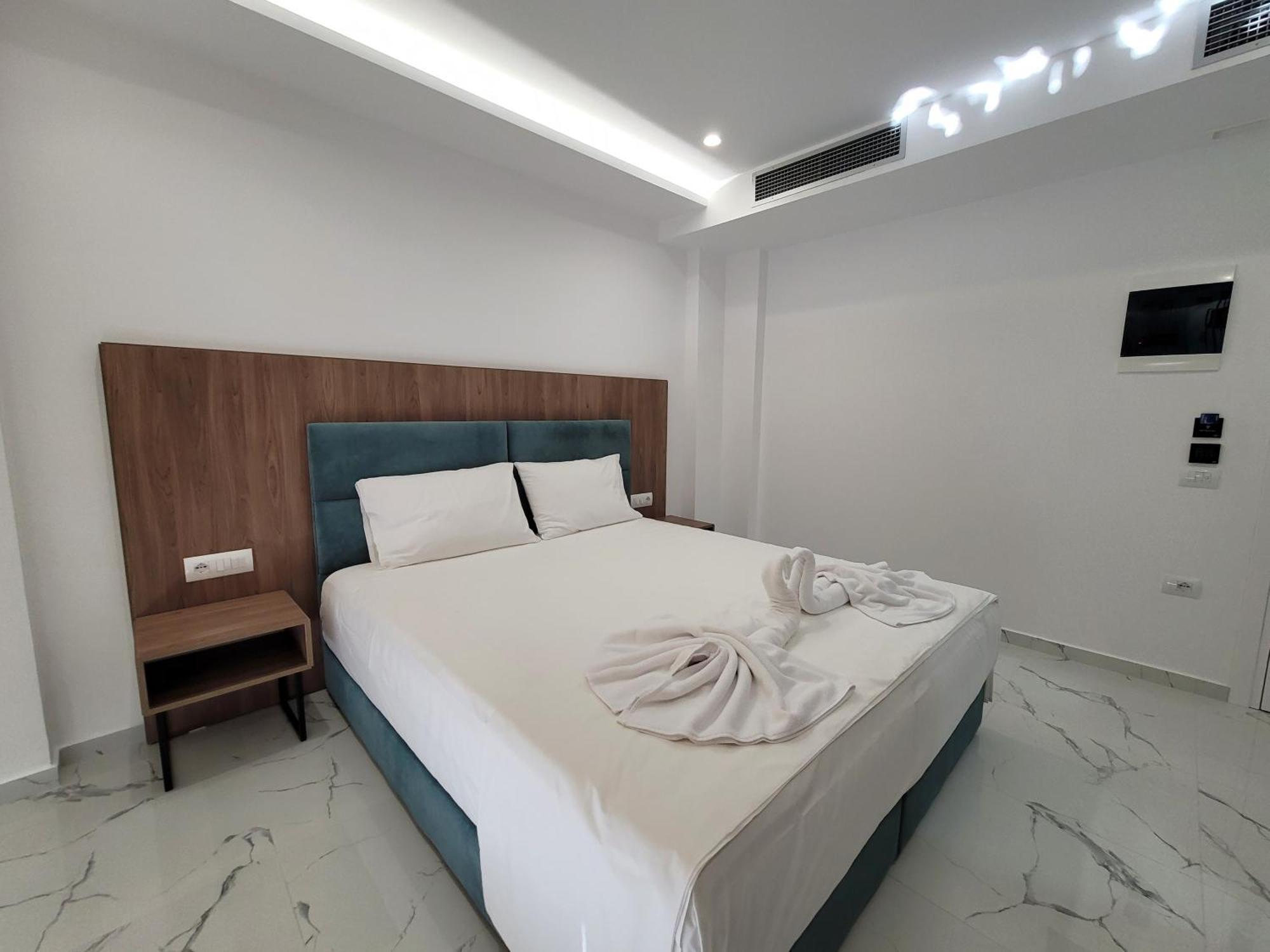Prestige Hotel Εξαμίλιο Εξωτερικό φωτογραφία