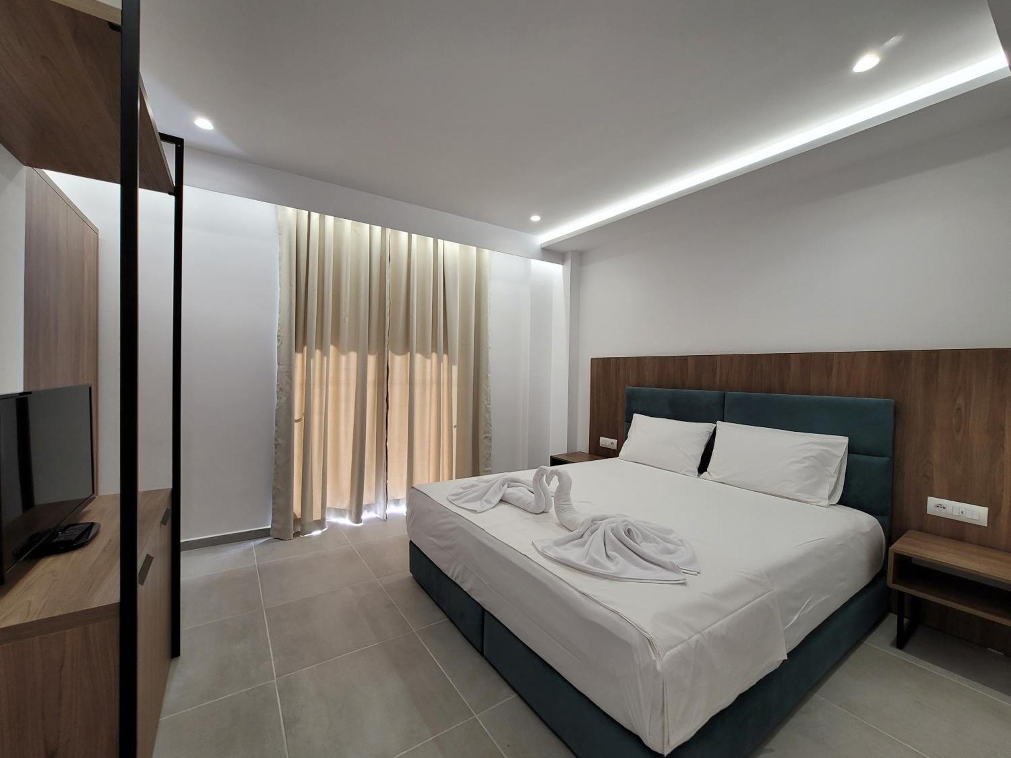 Prestige Hotel Εξαμίλιο Εξωτερικό φωτογραφία