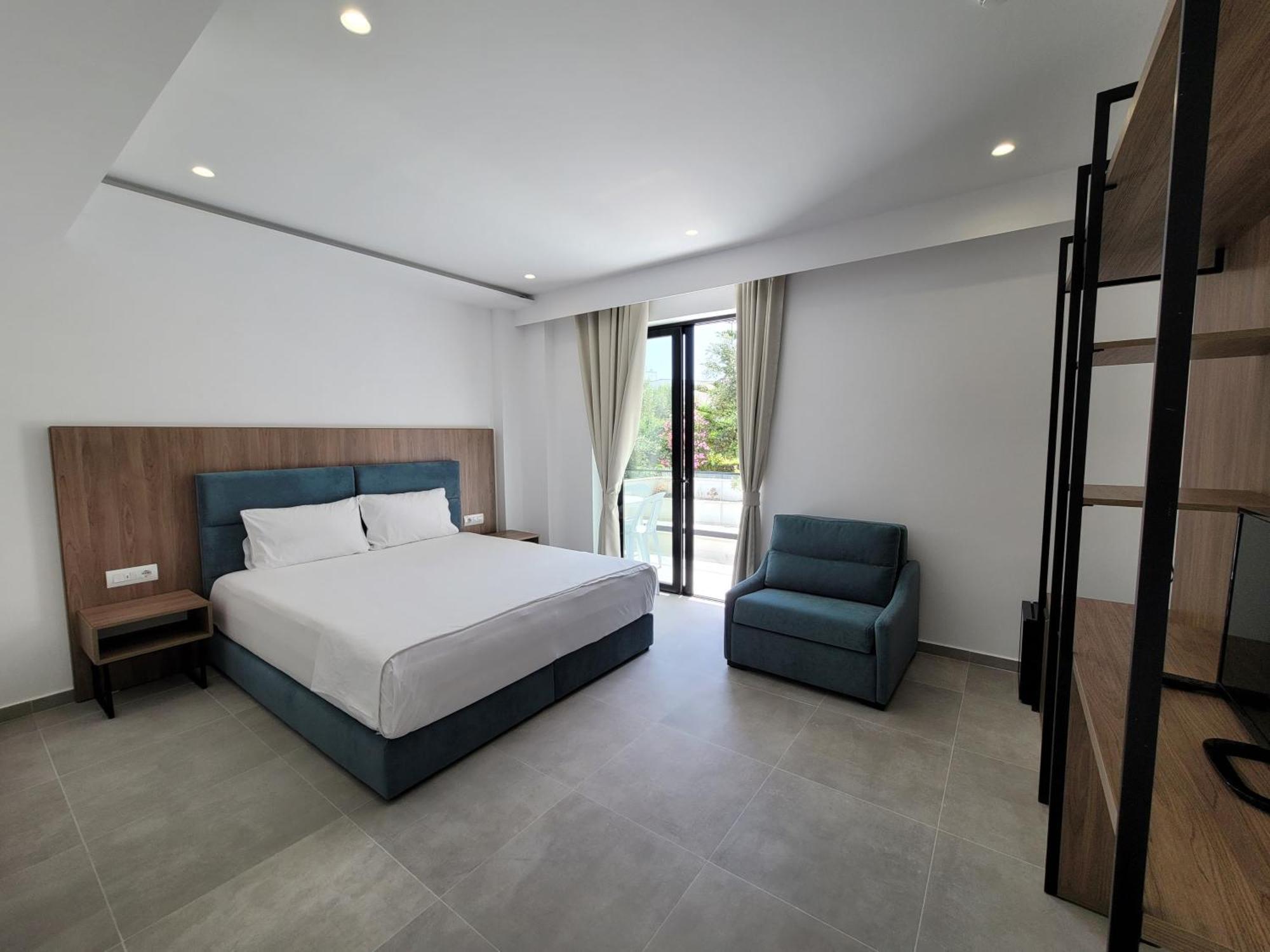 Prestige Hotel Εξαμίλιο Εξωτερικό φωτογραφία