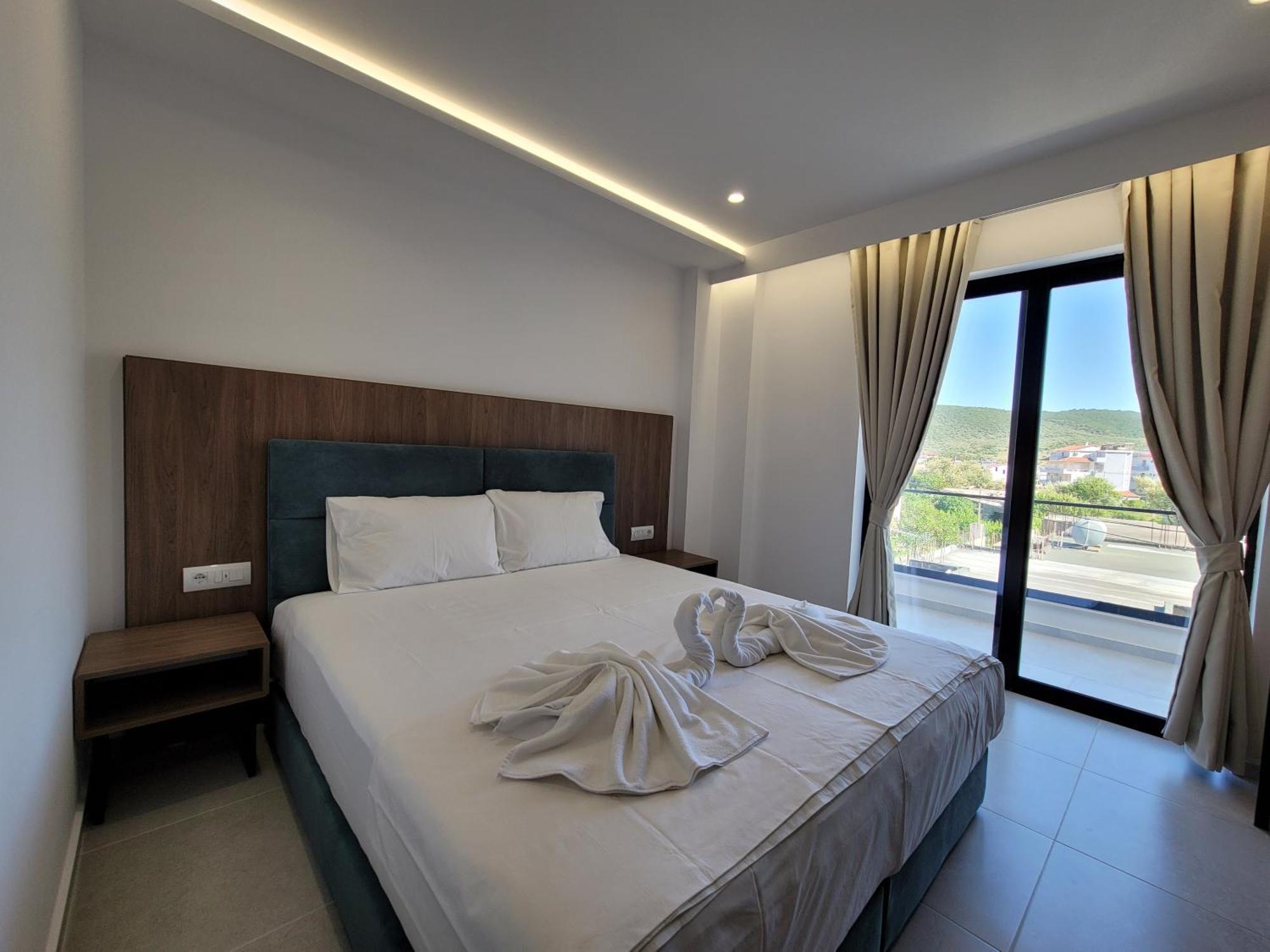 Prestige Hotel Εξαμίλιο Εξωτερικό φωτογραφία