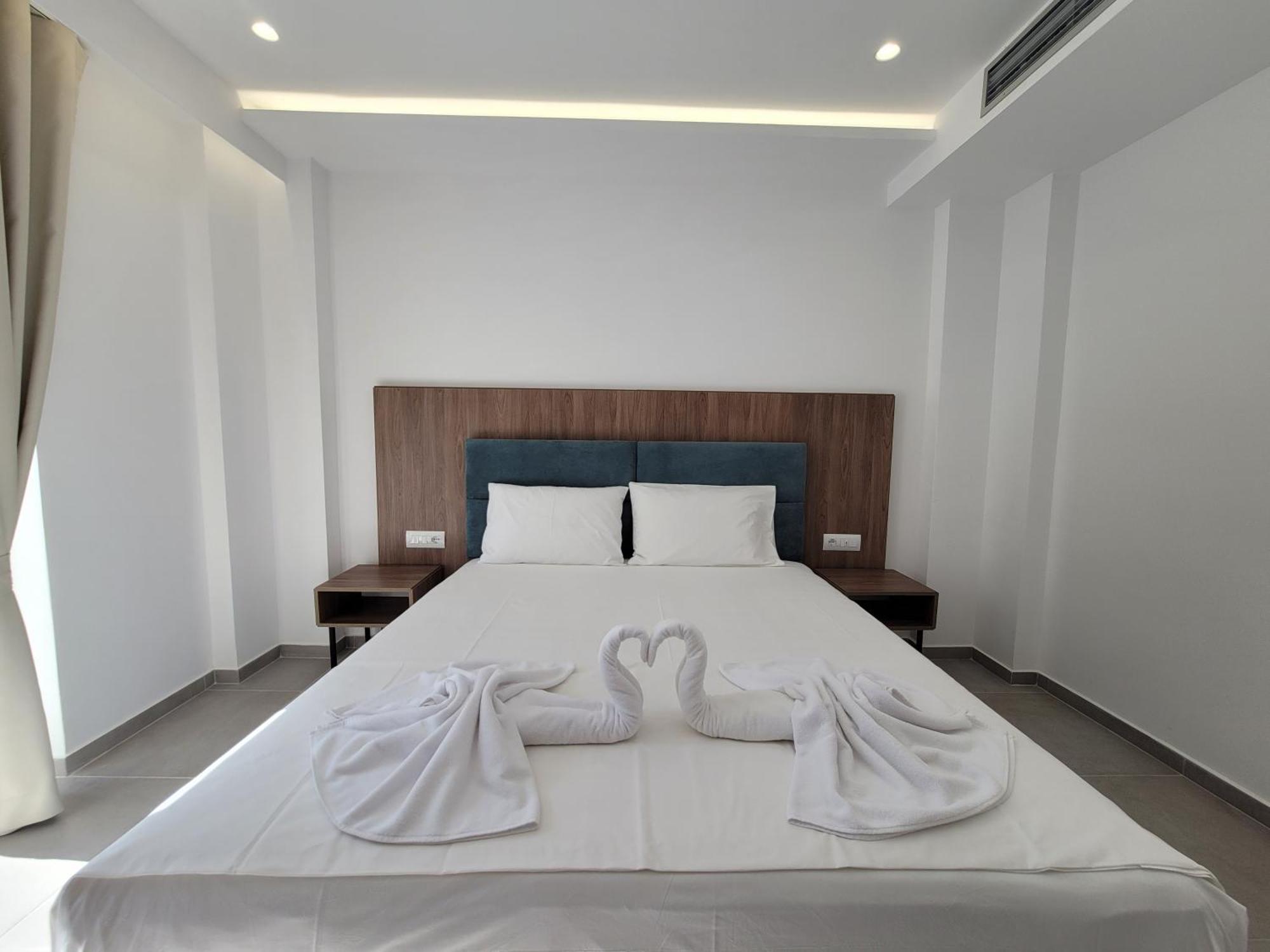 Prestige Hotel Εξαμίλιο Εξωτερικό φωτογραφία