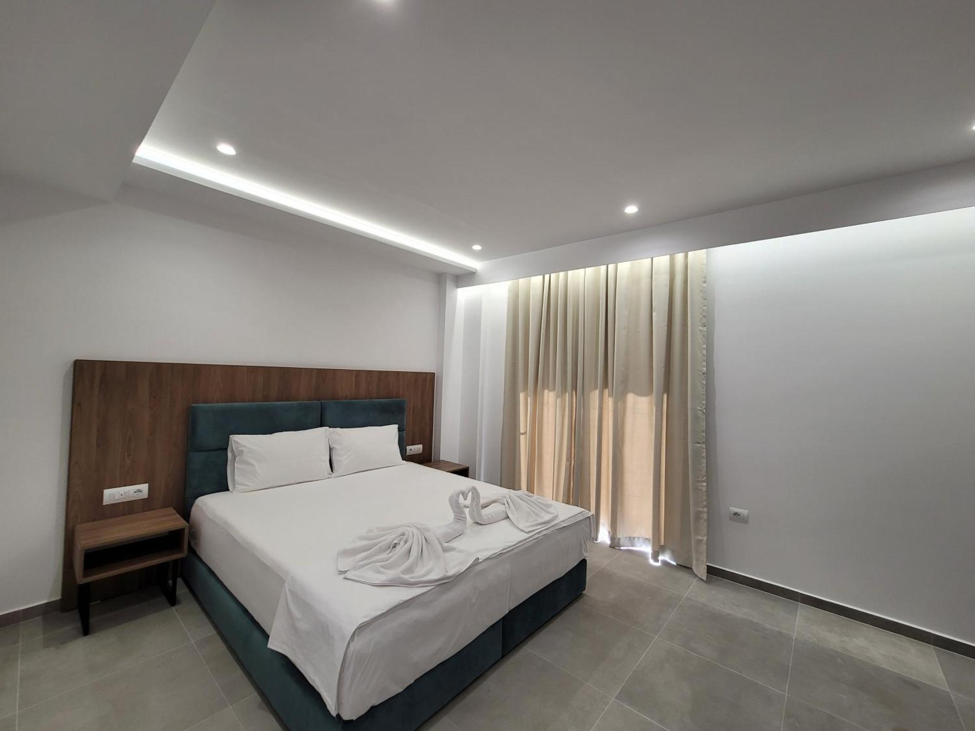 Prestige Hotel Εξαμίλιο Εξωτερικό φωτογραφία