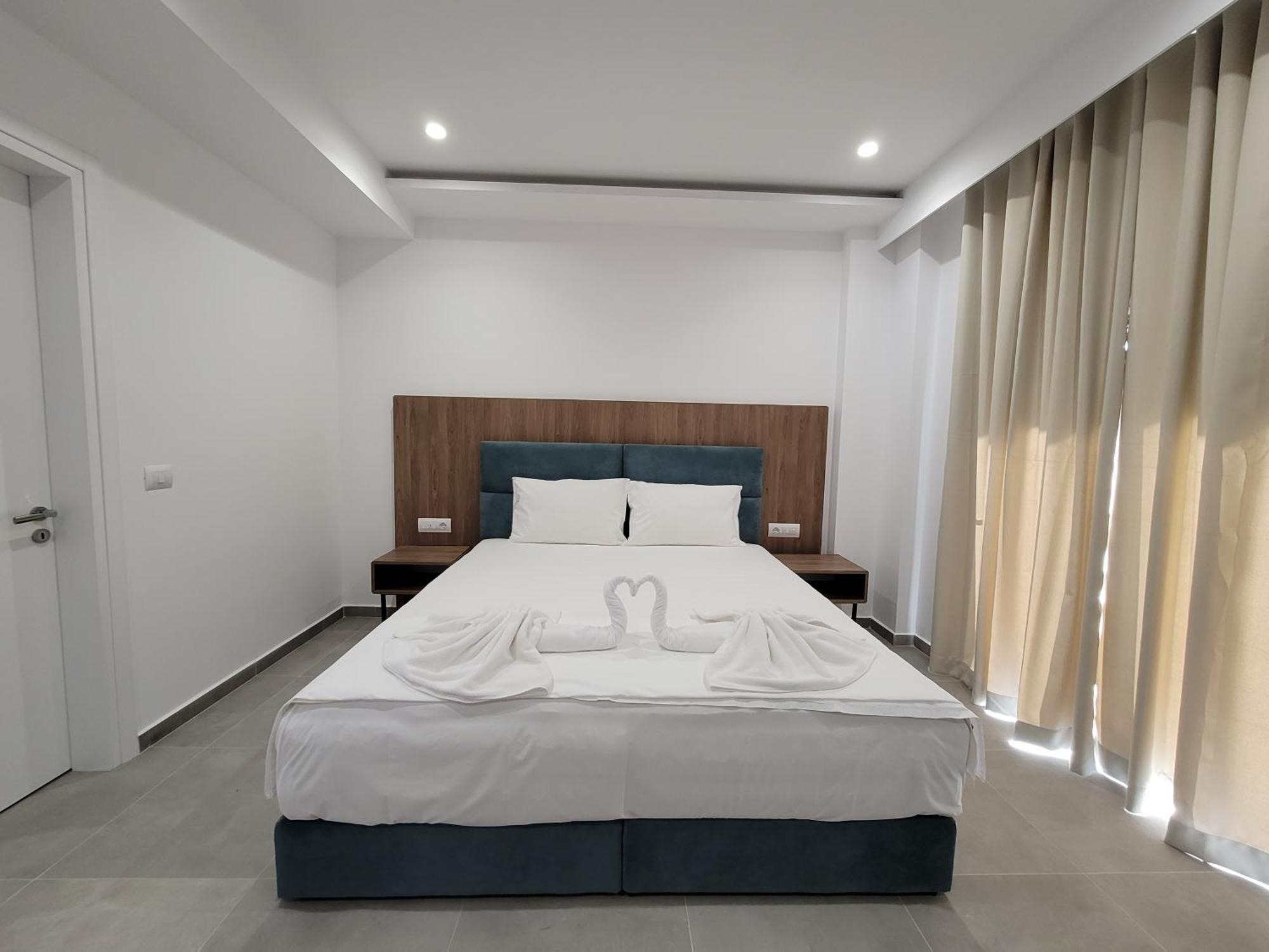 Prestige Hotel Εξαμίλιο Εξωτερικό φωτογραφία